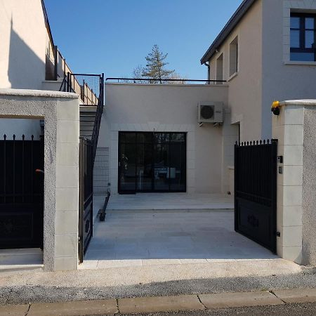Bel Appartement Spacieux Et Confortable Idealement Situe Амбоаз Екстериор снимка